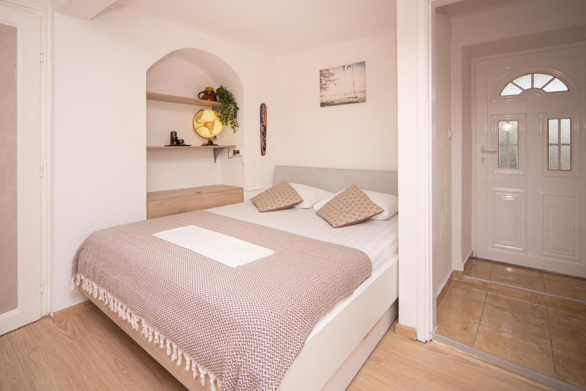 Stone Beach Apartments Pržno 外观 照片